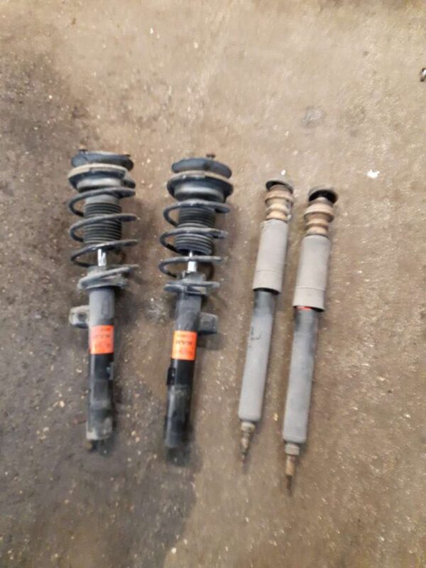 Bmw 1 E87  Fahrwerk BJ 2008 Diesel 334626 334625