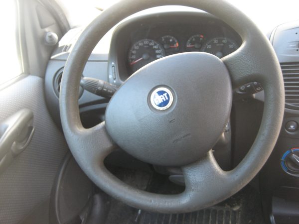 Fiat Punto 188 AXA1A Ersatzteilspender – Bild 19