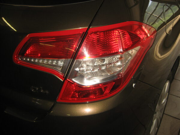 Citroen C4 2012 Ersatzteile, Karosserieteile, Gebrauchtteile – Bild 7