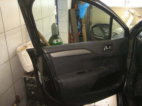 Citroen C4 2012 Ersatzteile, Karosserieteile, Gebrauchtteile – Bild 16