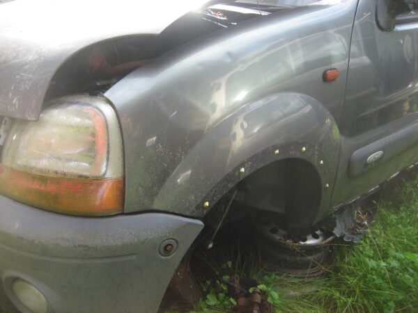 Renault Kangoo 4x4 BJ 2002 Karosserieteile Ersatzteile – Bild 10