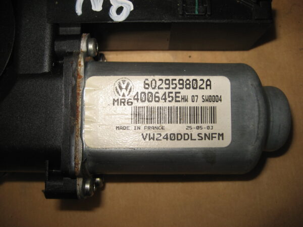 VW Polo 9N Fensterhebermotor links vorne 6Q2959802A – Bild 3