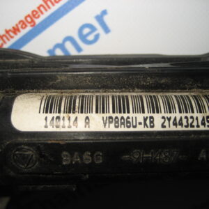 Ford Fiesta Kraftstoffverteiler Einspritzleiste VP8A6U – Bild 5