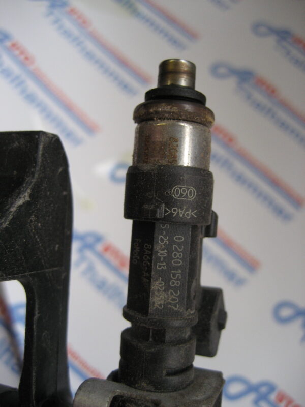 Ford Fiesta Kraftstoffverteiler Einspritzleiste VP8A6U – Bild 10