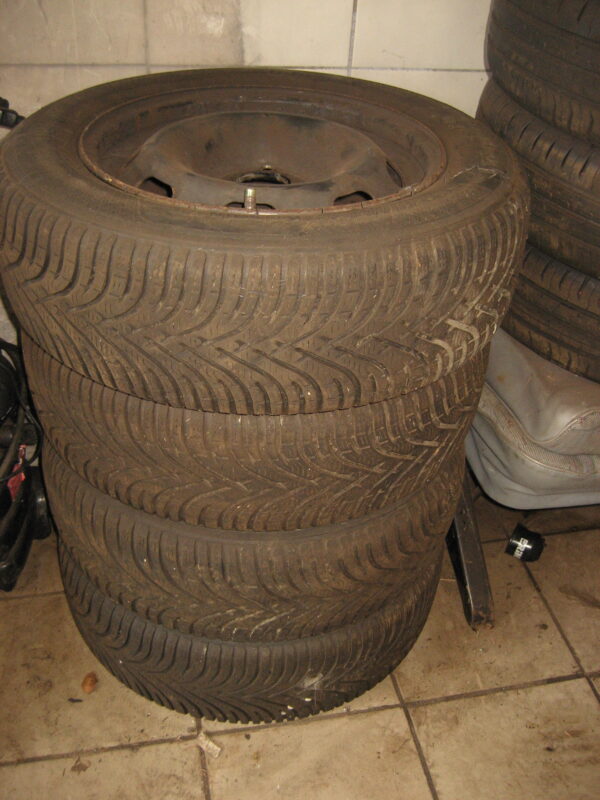 Winterreifen Peugeot 207 185/65 R15