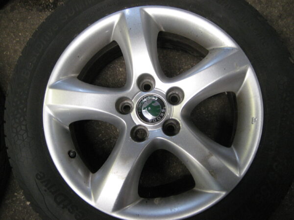 Skoda Fabia Felgen 6J 15 ET43 195/55 R15 – Bild 3