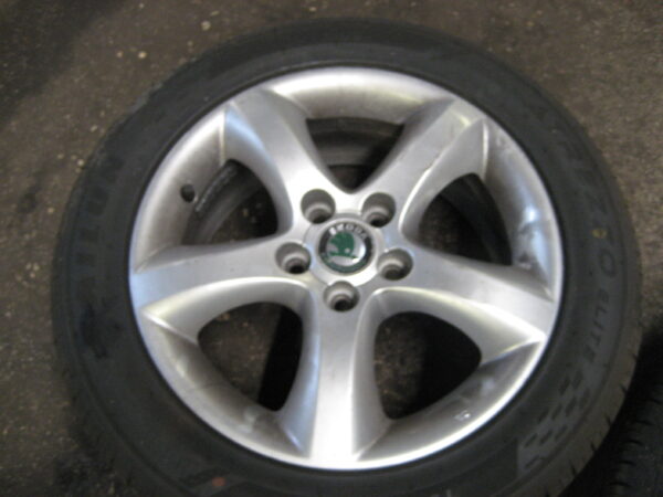 Skoda Fabia Felgen 6J 15 ET43 195/55 R15 – Bild 7