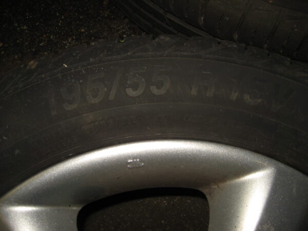 Skoda Fabia Felgen 6J 15 ET43 195/55 R15 – Bild 8