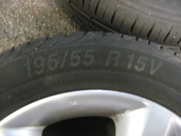 Skoda Fabia Felgen 6J 15 ET43 195/55 R15 – Bild 9