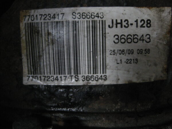 Clio III 5 Gang Getriebe  1,2 l 2010 S366643 7701723417 – Bild 5