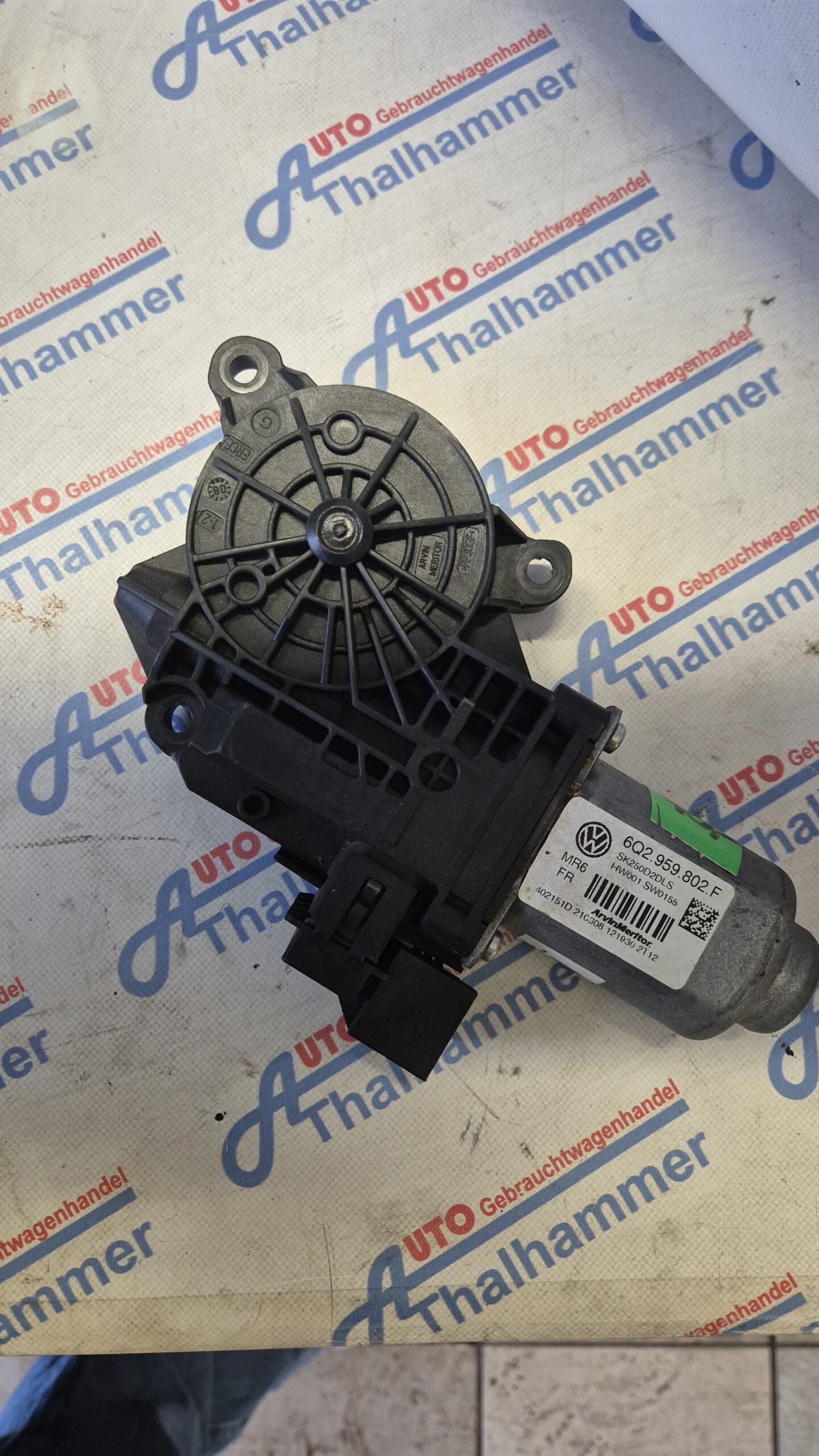 Skoda Fabia 2010 Fensterhebermotor links vorne 6Q2959802F – Bild 3