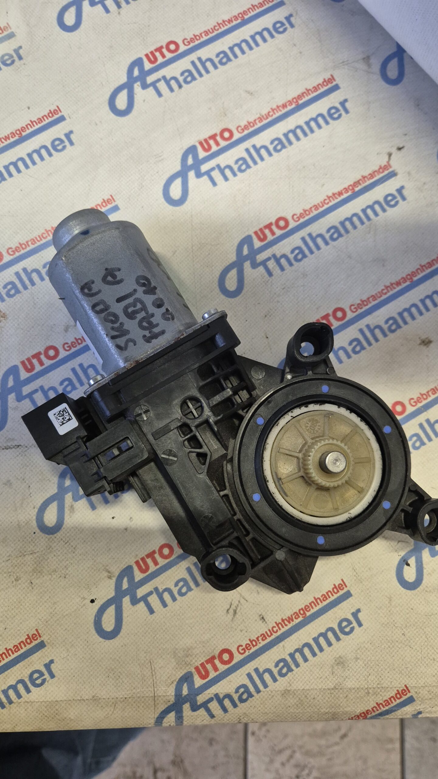 Skoda Fabia 2010 Fensterhebermotor links vorne 6Q2959802F – Bild 2